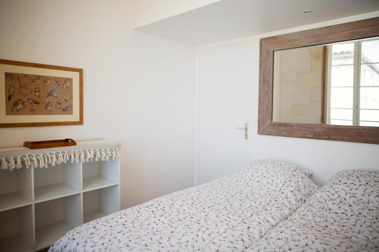 XVIII Century Gem With Magnificent Views Of The Harbour With A Private Garage Saint-Martin-de-Ré Exterior foto