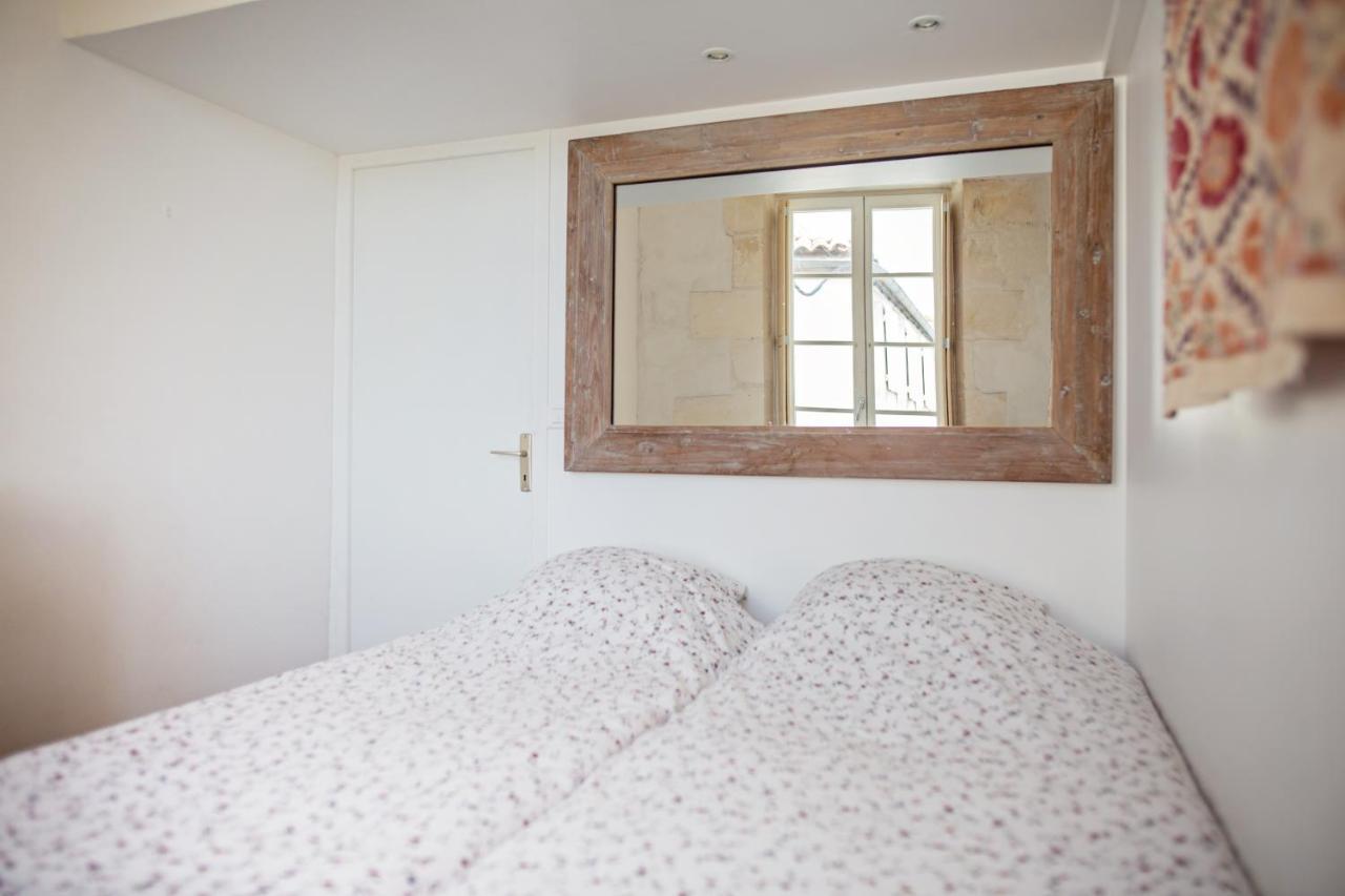 XVIII Century Gem With Magnificent Views Of The Harbour With A Private Garage Saint-Martin-de-Ré Exterior foto